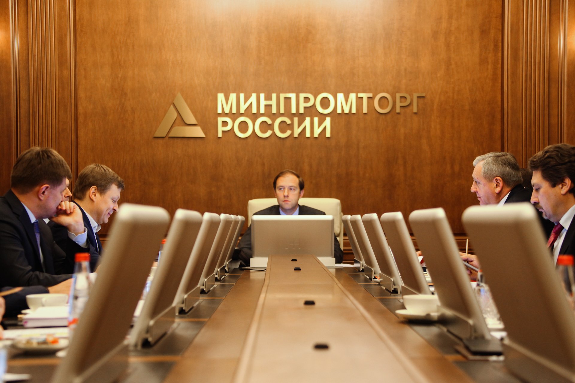 Минпромторг утвердил формы документов, подтверждающих целевое назначение ввозимых товаров
