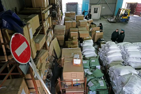 В РФ одобрили передачу государству невостребованных на таможне за месяц товаров