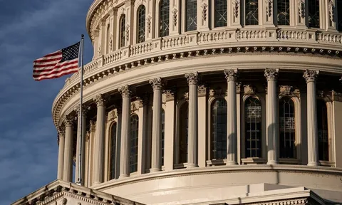 Сенаторы США согласовали законопроект о пошлинах против российской нефти и СПГ