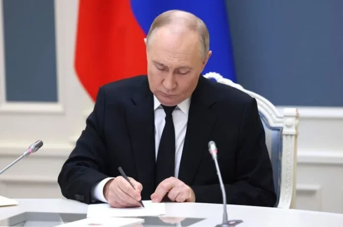 Подписан закон о мерах по стабилизации топливного рынка