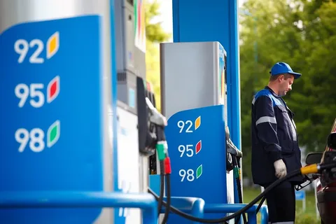 Правительство разрешило импорт, выпуск и продажу бензина Евро-2, Евро-3 и Евро-4 до 1 июля 2027 года