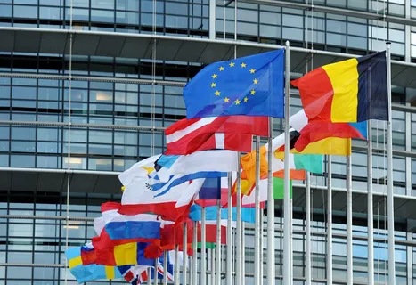 ЕС 12 октября утвердит «самый большой» пакет санкций против России